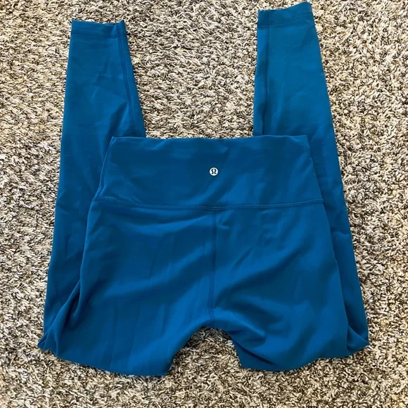 Lululemon Wunder Train high rise tight 28 inch inseam size 8 color capri - Picture 3 of 5